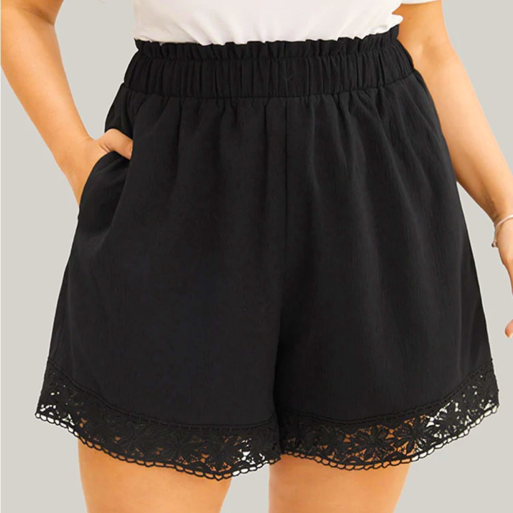 Solid Guipure Lace Pocket Paperbag Waist Shorts